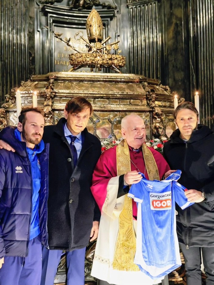 Gli Azzurri in visita allo Scurolo di San Gaudenzio