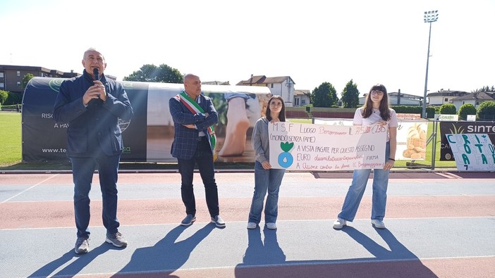 Gli studenti corrono contro la fame: raccolti 2.230 euro per i bambini africani