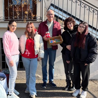 Swap Party Enaip: abiti e donazioni consegnati alla Casa della Carità di Borgomanero