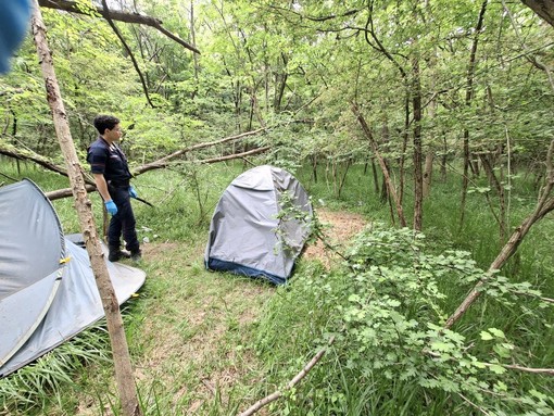 Carpignano Sesia, ripulita l’area boschiva lungo il fiume: primo risultato per “Viviamo i nostri boschi”