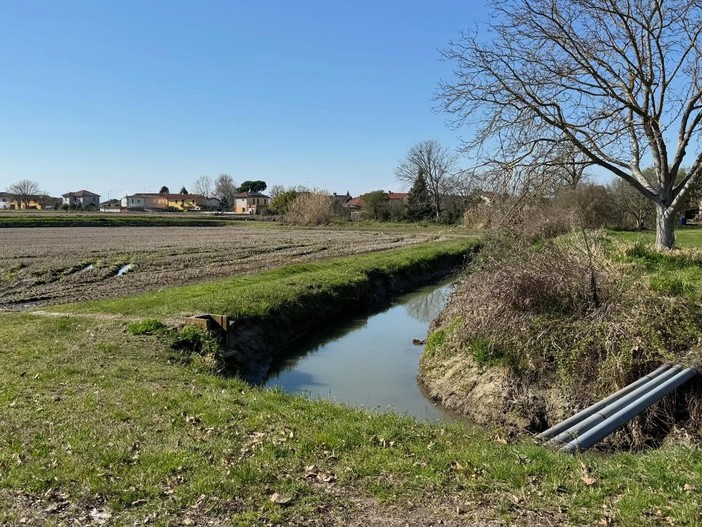 Nibbiola, volontari riqualificano la pista ciclabile verso Vespolate Nibbiola, volontari riqualificano la pista ciclabile verso Vespolate