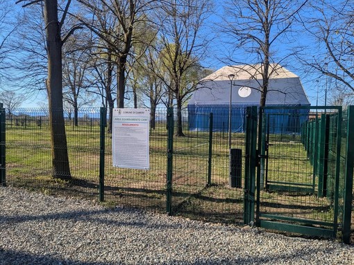 Cameri inaugura la nuova area sgambamento cani Cameri inaugura la nuova area sgambamento cani