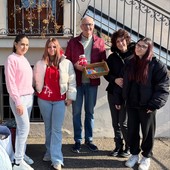 Swap Party Enaip: abiti e donazioni consegnati alla Casa della Carità di Borgomanero Swap Party Enaip: abiti e donazioni consegnati alla Casa della Carità di Borgomanero