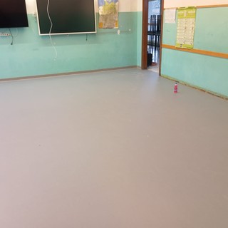 Conclusi i lavori al distaccamento del Liceo Carlo Alberto: rifatta la pavimentazione di un’aula
