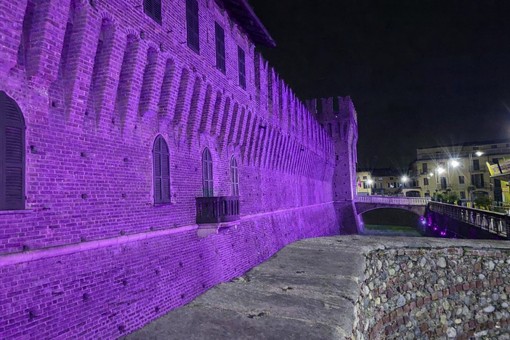 Galliate illumina di lilla il Castello per la giornata dedicata ai disturbi alimentari