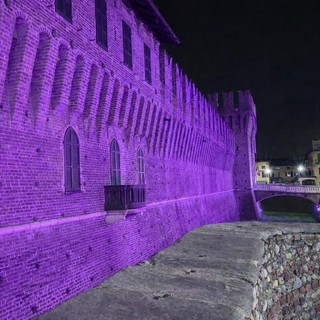 Galliate illumina di lilla il Castello per la giornata dedicata ai disturbi alimentari