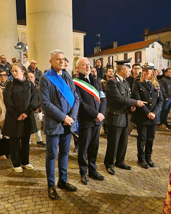 Oleggio, la Processione del Venerdì Santo tra fede e tradizione secolare Oleggio, la Processione del Venerdì Santo tra fede e tradizione secolare