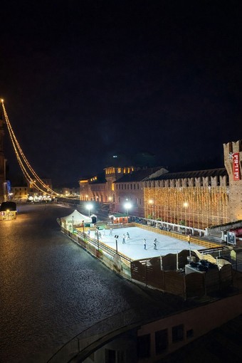 Galliate illumina il Natale