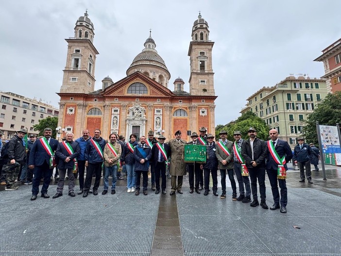Adunata Nazionale degli Alpini a Genova: presente anche la Provincia di Novara Adunata Nazionale degli Alpini a Genova: presente anche la Provincia di Novara