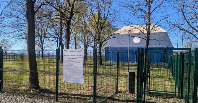 Cameri inaugura la nuova area sgambamento cani Cameri inaugura la nuova area sgambamento cani