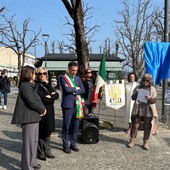 Arona intitola il piazzale a Camilla Ravera, prima donna senatrice a vita in Italia