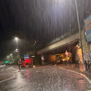 Forte temporale su Arona, nessun allagamento sotto il ponte di via Torino