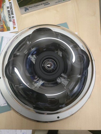 Potenziata la videosorveglianza: nuova telecamera a 360 gradi in via Torino Potenziata la videosorveglianza: nuova telecamera a 360 gradi in via Torino