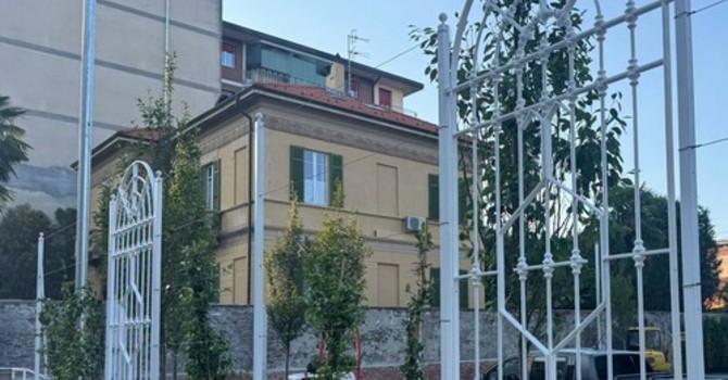 Arona inaugura la nuova area riqualificata di via Torino Arona inaugura la nuova area riqualificata di via Torino