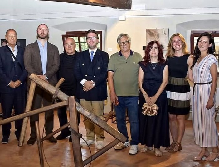 “Ars Magna”, a Varallo Pombia l’arte mette in dialogo passato e futuro “Ars Magna”, a Varallo Pombia l’arte mette in dialogo passato e futuro