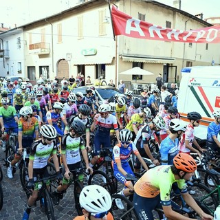 Ciclismo e memoria a Borgo Ticino, 150 atleti per la corsa dei 12 Martiri