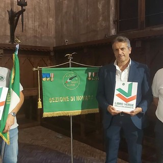 Gli Alpini ambasciatori dell'ambiente, consegnati riconoscimenti e il libro verde della solidarietà