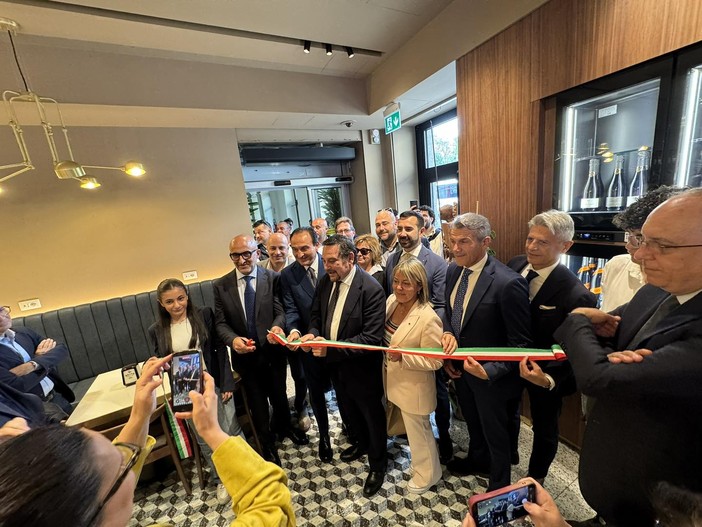 Nuovo tassello per la stazione di Novara: inaugurato il nuovo bar