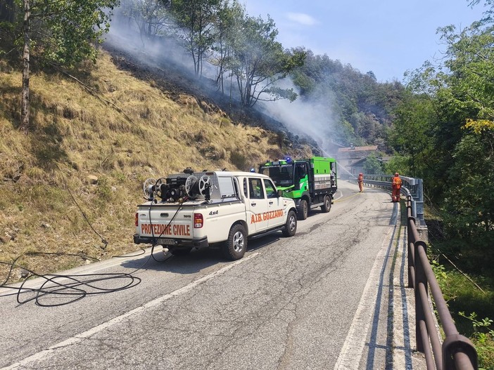 Aib Gozzano ancora in prima linea contro i roghi in Val Mastallone Aib Gozzano ancora in prima linea contro i roghi in Val Mastallone