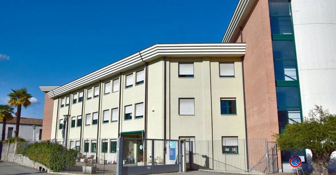Afa estiva, locali climatizzati a disposizione degli aronesi Afa estiva, locali climatizzati a disposizione degli aronesi
