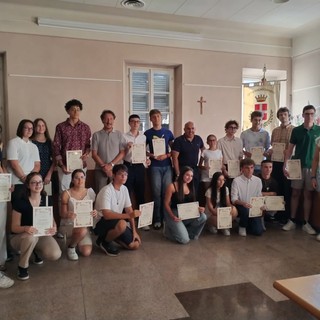 Borgomanero celebra il merito: Fornara e Medina premiati come migliori studenti 2026