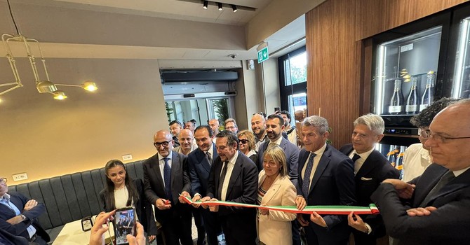 Un altro tassello per la stazione di Novara: inaugurato il nuovo bar