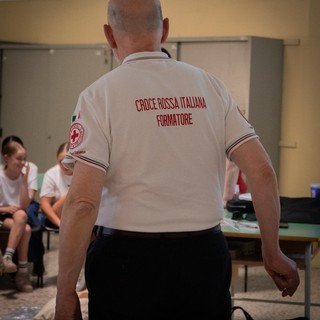 Borgomanero, concluso alla Scuola Alfieri il percorso di primo soccorso con la Cri Borgomanero, concluso alla Scuola Alfieri il percorso di primo soccorso con la Cri
