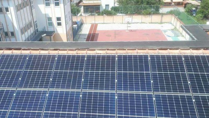 Galliate: quasi 300mila euro per le scuole medie: via alla riqualificazione energetica del tetto Galliate: quasi 300mila euro per le scuole medie: via alla riqualificazione energetica del tetto