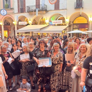 Novara, oltre cento donne in Piazza delle Erbe per ricordare gli 80 anni del diritto di voto