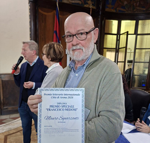 Premio Francesco Medoni a Mauro Squarzanti, presidente del Gruppo Storico Archeologico Castellettese Premio Francesco Medoni a Mauro Squarzanti, presidente del Gruppo Storico Archeologico Castellettese