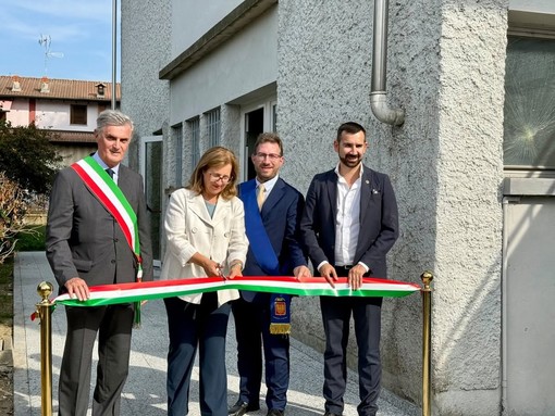 Sozzago, inaugurata la nuova ala della scuola primaria Francesco Rognoni Sozzago, inaugurata la nuova ala della scuola primaria Francesco Rognoni