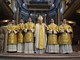 I cinque futuri sacerdoti con il vescovo alla celebrazione delle ordinazioni diaconali, nello scorso ottobre