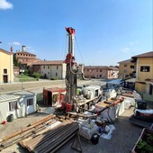 Vicolungo, proseguono i lavori al pozzo dell'acqua davanti al municipio Vicolungo, proseguono i lavori al pozzo dell'acqua davanti al municipio