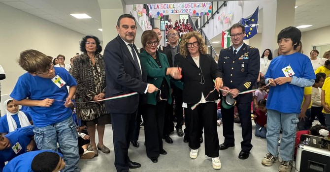 Novara, inaugurata la nuova scuola Buscaglia: festa con 200 bambini