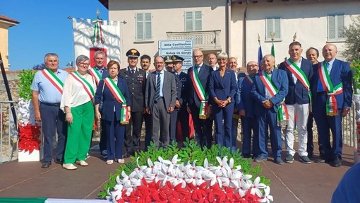 Cureggio, inaugurata la rinnovata Piazza della Costituzione