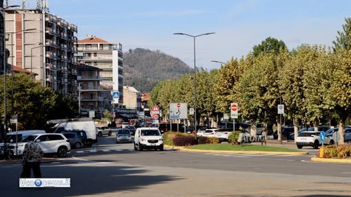 Arona, regole per la notte di San Silvestro: niente asporto di bevande in bottiglie o lattine