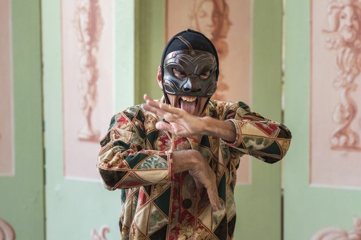 "Arlecchino svelato": il maestro della commedia in scena a San Maurizio d'Opaglio "Arlecchino svelato": il maestro della commedia in scena a San Maurizio d'Opaglio