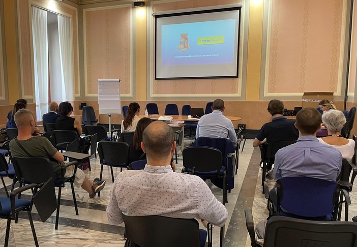 Poste Italiane: sicurezza stradale in prima linea per i dipendenti della Provincia di Novara Poste Italiane: sicurezza stradale in prima linea per i dipendenti della Provincia di Novara
