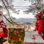 La magia del Natale tra gli alberi: Babbo Natale torna all’Adventure Park Le Pigne
