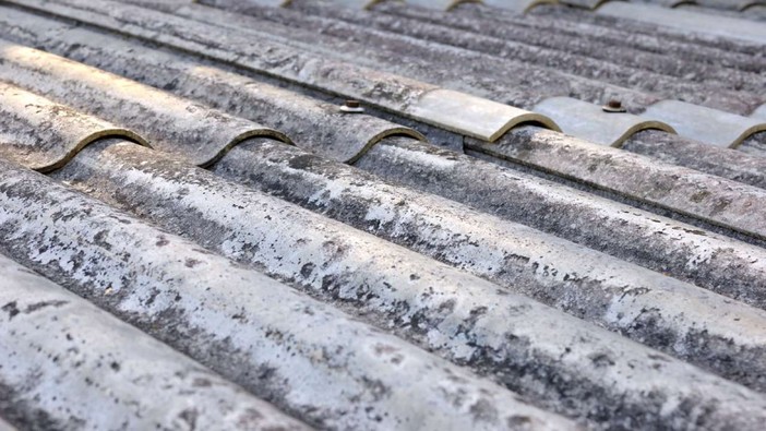 Assegnati due milioni per la bonifica dell'amianto negli edifici pubblici Assegnati due milioni per la bonifica dell'amianto negli edifici pubblici