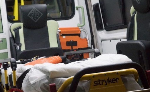 Incidente a Massino Visconti: auto e moto coinvolti, ragazzo di 16 anni in codice rosso