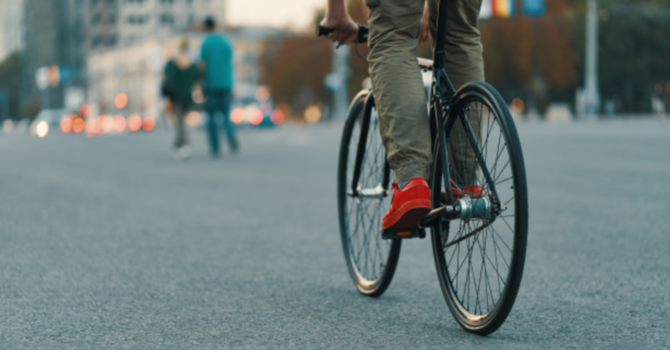 Dieci anni di “Bike Night”: la pedalata notturna da Milano ad Arona festeggia il decennale Dieci anni di “Bike Night”: la pedalata notturna da Milano ad Arona festeggia il decennale