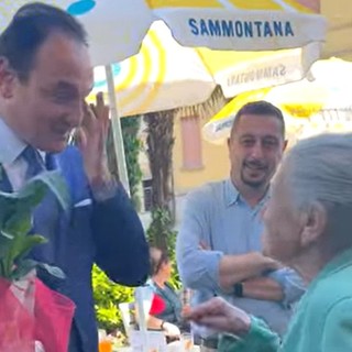 La visita del presidente Cirio ad Anna Possi, barista centenaria di Nebbiuno: &quot;Un esempio per tutti&quot;