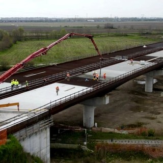 Tangenziale di Novara, apertura del nuovo tratto rinviata all’estate 2026