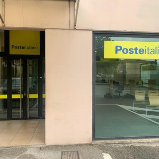 Castelletto Ticino, riapre l’ufficio postale in versione Polis: nuovi servizi e spazi rinnovati
