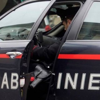 Rissa violenta in pieno centro a Cerano: due feriti