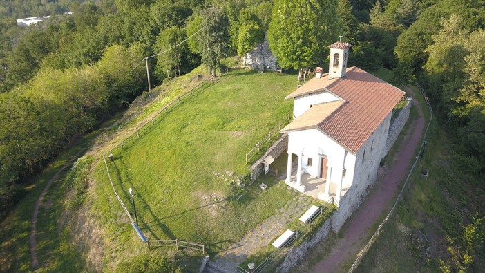 Briga Novarese saluta l’estate con Ray Heffernan al Colle di San Colombano