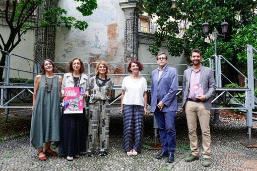 “Amleto Principe dei Palazzi”: un viaggio teatrale tra realtà e riscatto “Amleto Principe dei Palazzi”: un viaggio teatrale tra realtà e riscatto