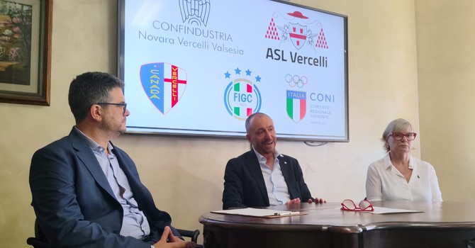 Aziende novaresi in campo per la solidarietà: la Whp Cup raccoglie oltre 2mila euro per l’ospedale di Vercelli Aziende novaresi in campo per la solidarietà: la Whp Cup raccoglie oltre 2mila euro per l’ospedale di Vercelli