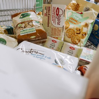 Torna “Dona la Spesa”: la solidarietà di Nova Coop nei supermercati del Novarese